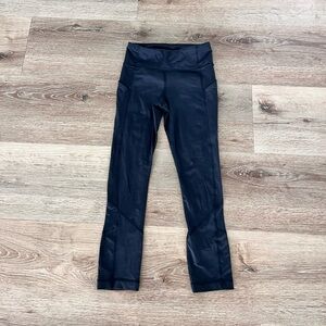 LULULEMON cropped black leggings!